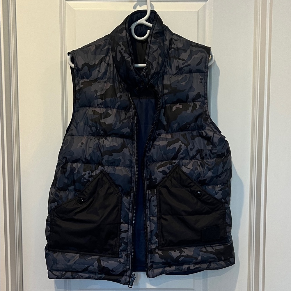 Coach Men's Reversible Black and Navy Vest with Down Filling - Picture 7 of 8